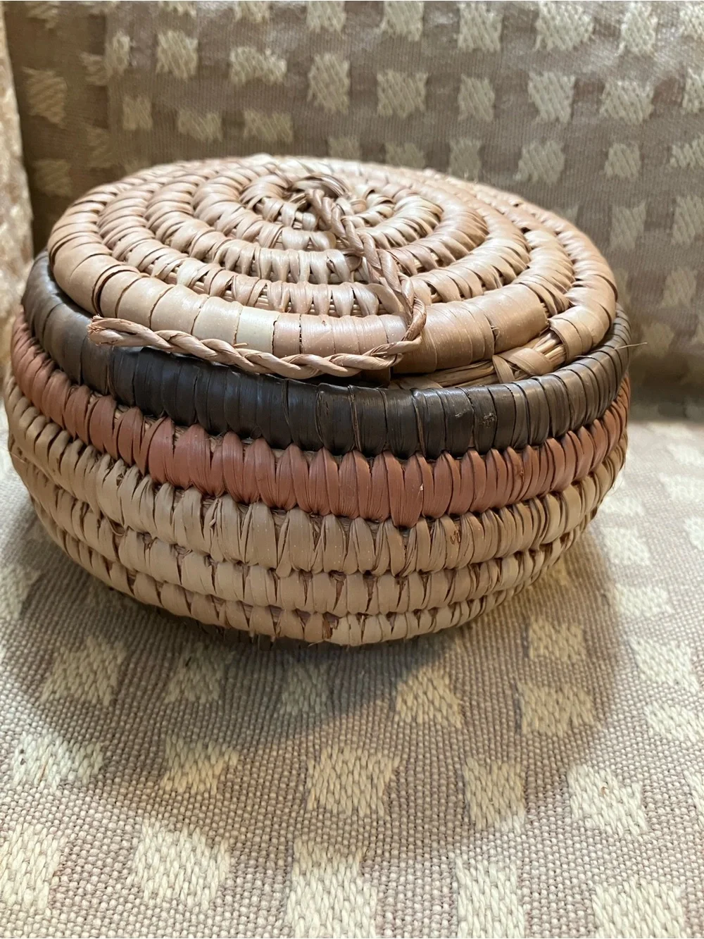 Vintage Mexican hand-woven coiled basket folk art. With lid